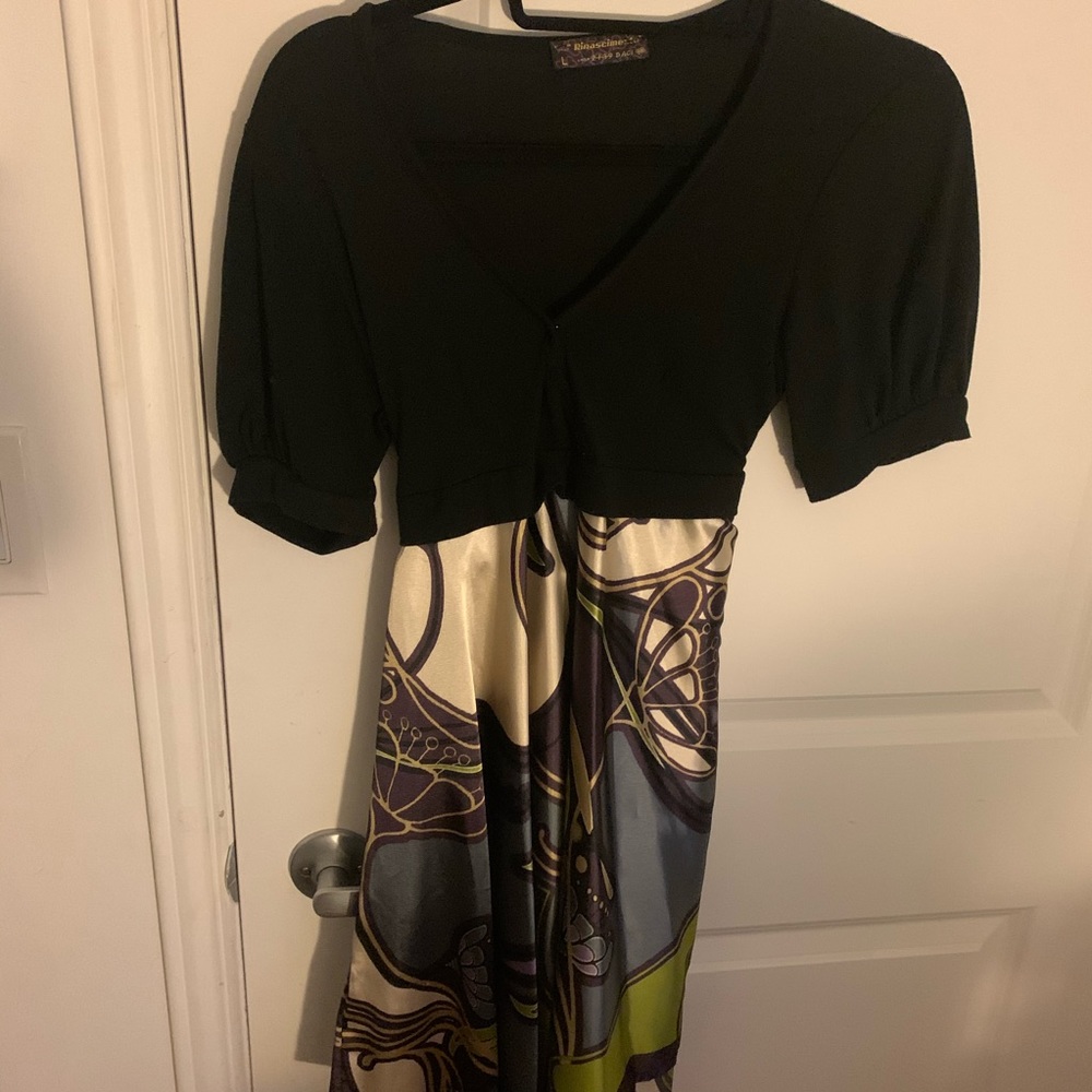 Beautiful Vneck and Flare satin dress
